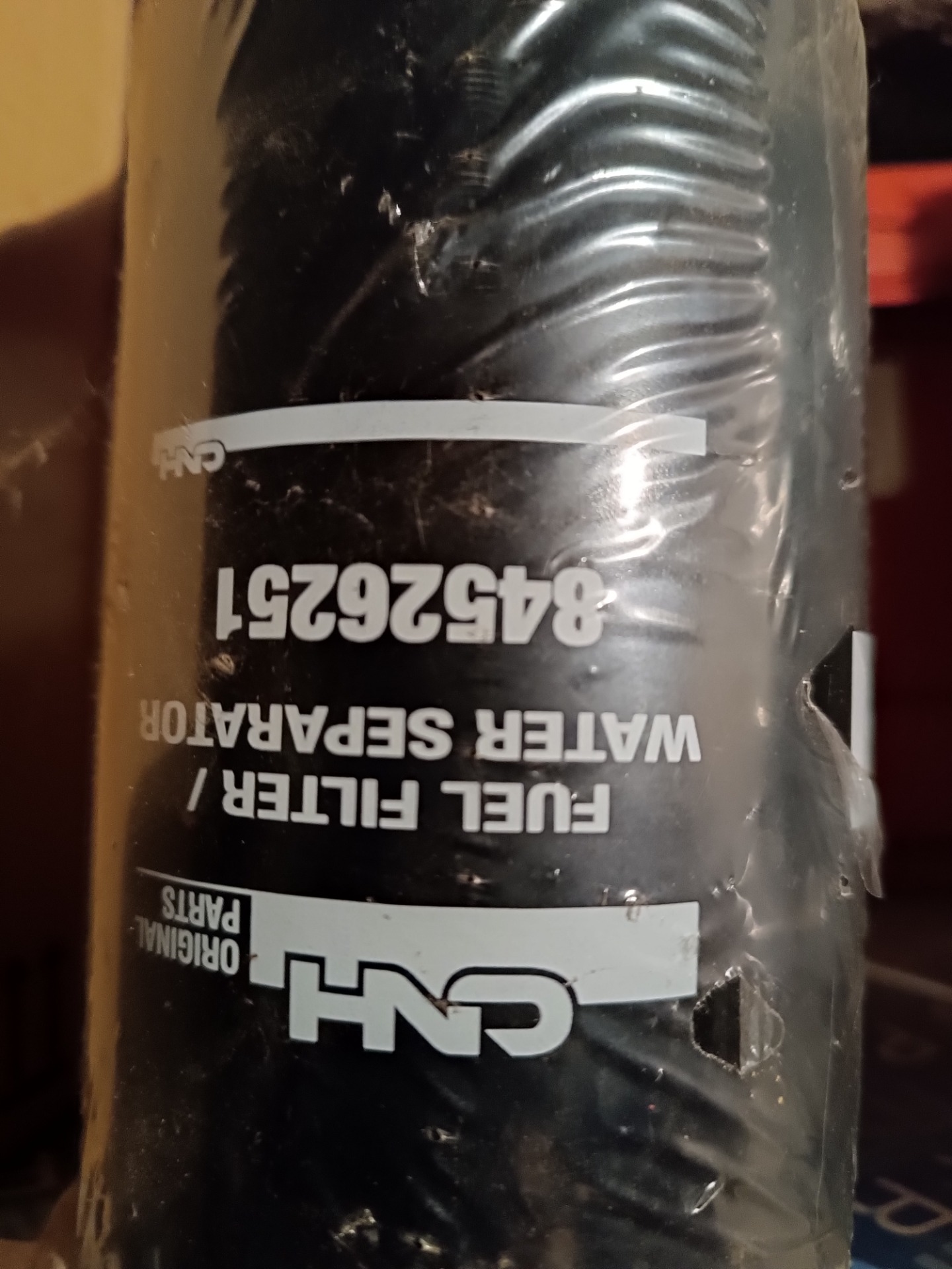 84526251 filter paliva N.Holland